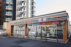 セブン‐イレブン福岡薬院4丁目店 徒歩2分(約160m）